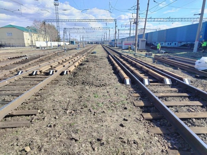 Установка 24 (двадцати четырех) страховочных рельсовых пакетов длиной 12,5 м в г. Хабаровск